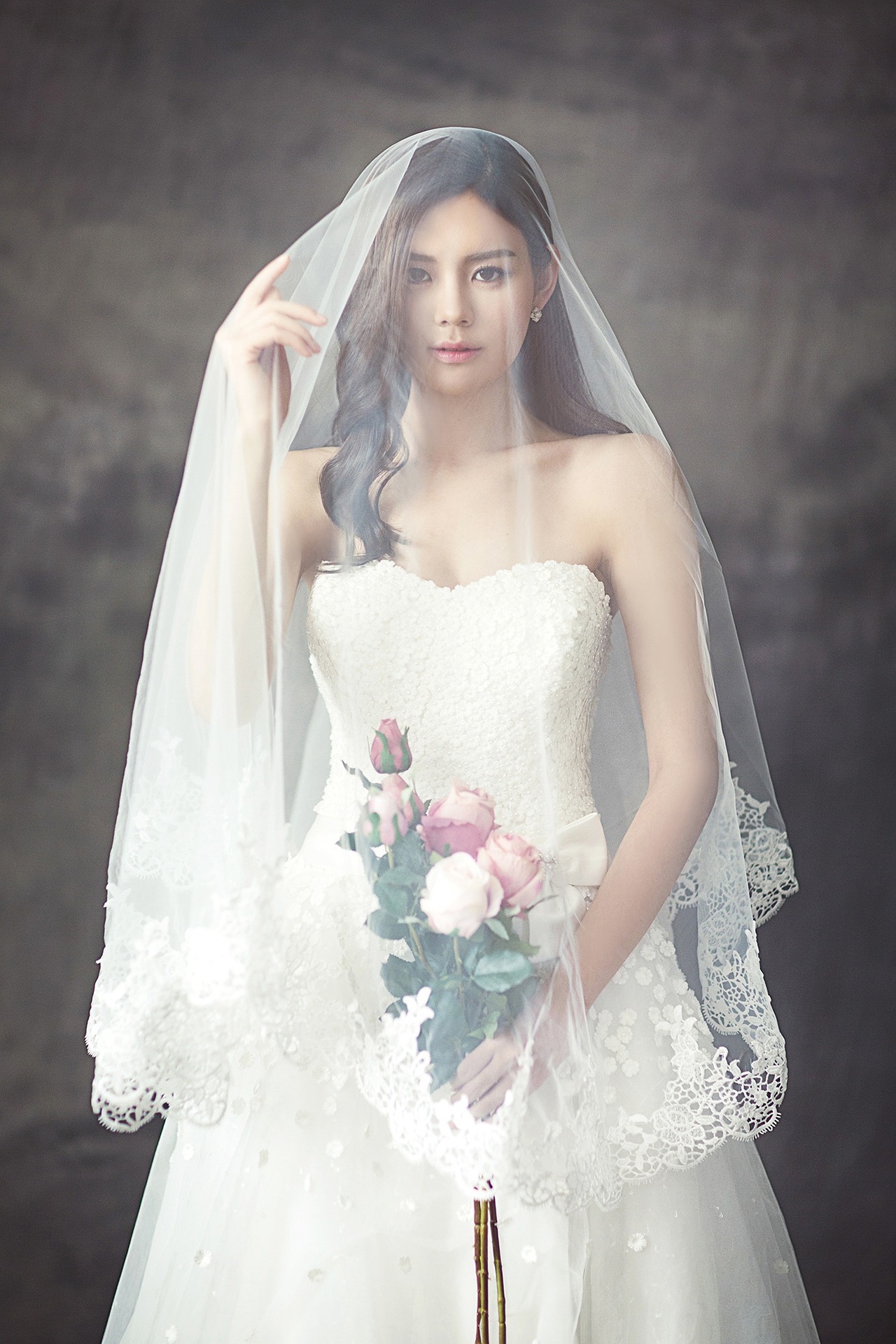 wedding-dresses-1486260_1920